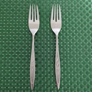 Oneida WM A Rogers ROYAL HARVEST Salad Forks Set 2 Premier Stainless Leaves VTG